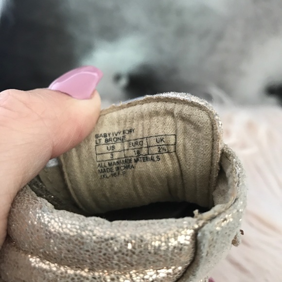 Gold Michael Kors crib shoes size 3 - Picture 5 of 5